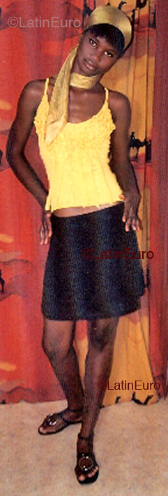 Date this athletic Any Country girl Evelyne from  A9564
