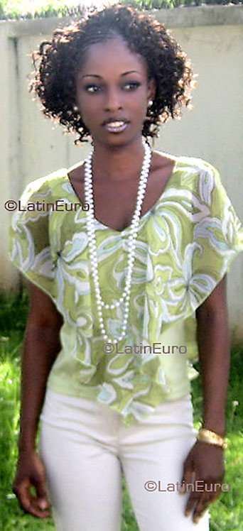 Date this athletic Ivory Coast girl Nadeen from Abidjan A9606