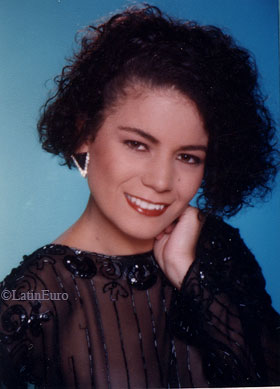 Date this good-looking Brazil girl Laisa from PORTO ALEGRE B7887
