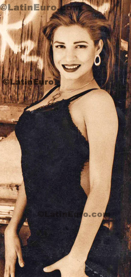 Date this sultry Any Country girl Myriam from  N-1077