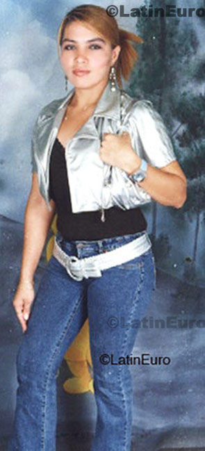 Date this hot Any Country girl Merlin from Tegucigalpa N-1156