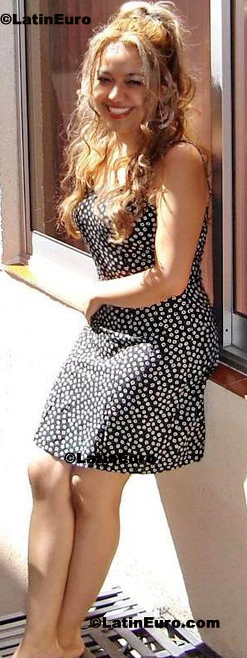 Date this happy Mexico girl Lizeth from Mexico City N-1326