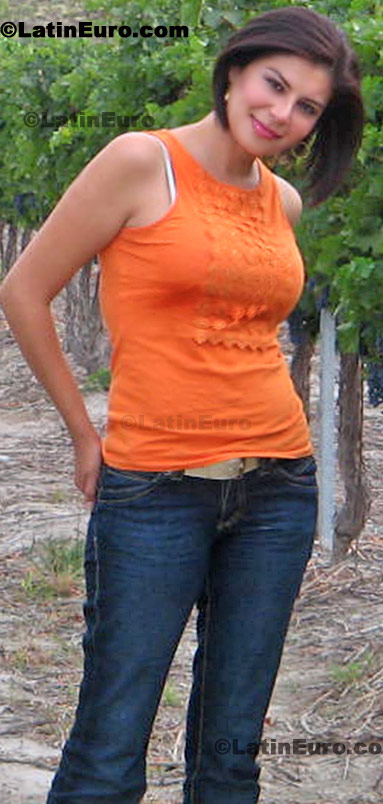Date this cute Any Country girl Karina from Saltillo N-1359