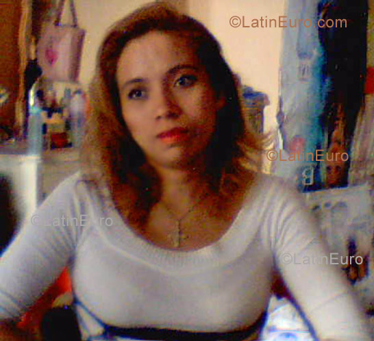 Date this good-looking Mexico girl Akasha from  N-305