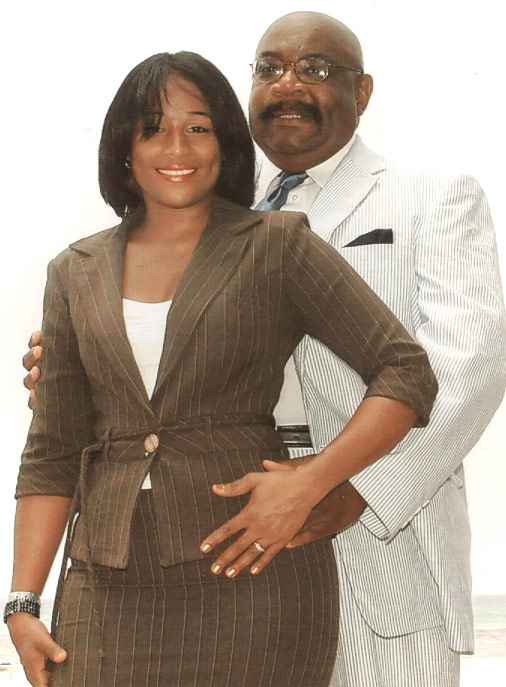 Date this happy Any Country girl Paul from  N-43