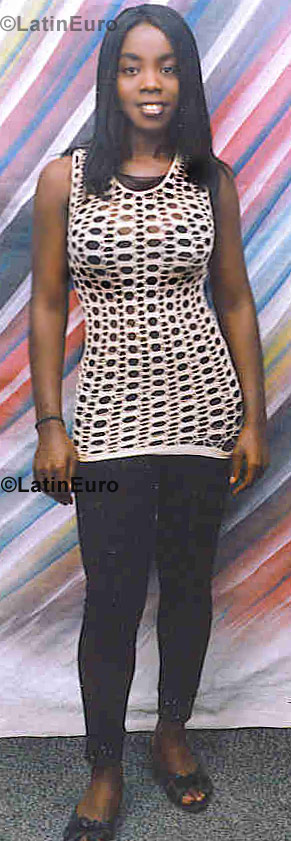 Date this sultry Any Country girl Fabiloa from  N-623