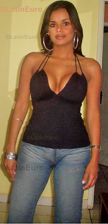 Date this charming Any Country girl Alessandra from San Pedro Sula N-632