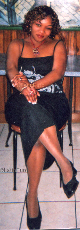 Date this hard body France girl Sylvie from  N1015