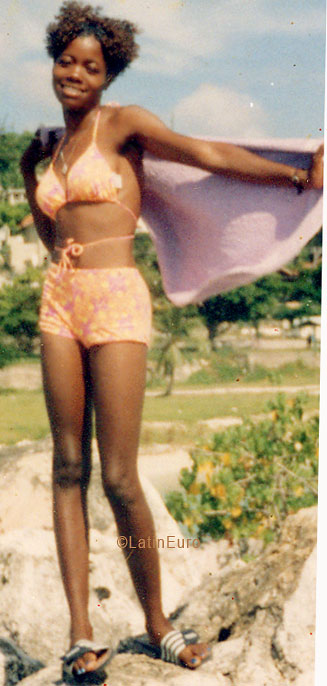 Date this voluptuous Jamaica girl Setrine from Montego Bay N2075