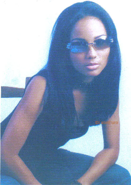 Date this charming Any Country girl Dinny from  N2374