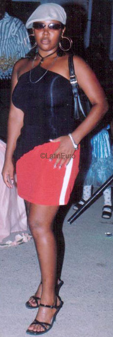 Date this voluptuous Any Country girl Raquel from  N2593