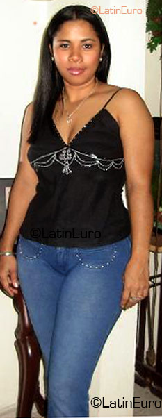 Date this voluptuous Any Country girl Mary from  N268