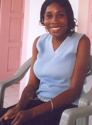 Date this attractive Jamaica girl Erica from Montego Bay N3412