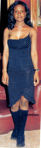 Date this athletic France girl Aurelie from  N3421