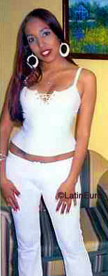 Date this voluptuous Panama girl Larissa from  N3578