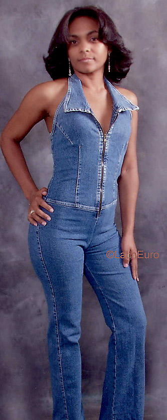 Date this voluptuous Any Country girl Andrea from  N982