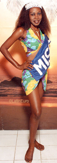 Date this happy Any Country girl Gerturde from  N3746