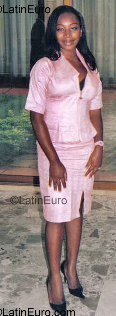 Date this georgeous Gabon girl Nancy from Libreville GA1