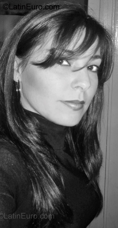 Date this beautiful Brazil girl Fabi from Porto Alegre BR1061