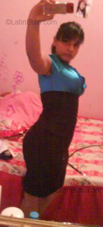 Date this charming Mexico girl Reyna from Culiacan MX65