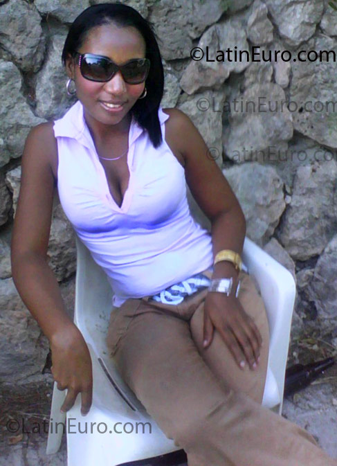 Date this beautiful Dominican Republic girl Welseyi from Barahona DO3395