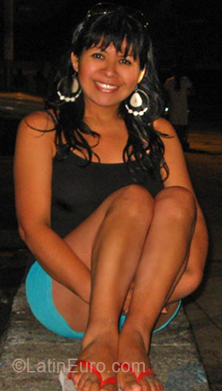 Date this happy Peru girl Diana from Lima PE278
