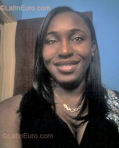 Date this happy United States girl Neshia from Brooklyn US6575