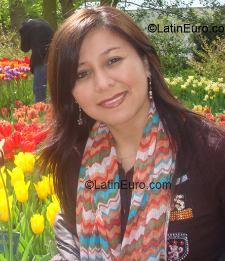 Date this young Peru girl Clau from Lima PE305