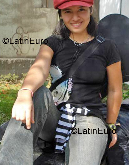 Date this georgeous Peru girl Evelyn from Lima PE309