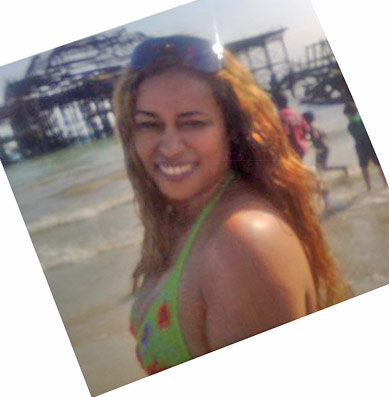 Date this funny United Kingdom girl Yara from bermondsey GB397