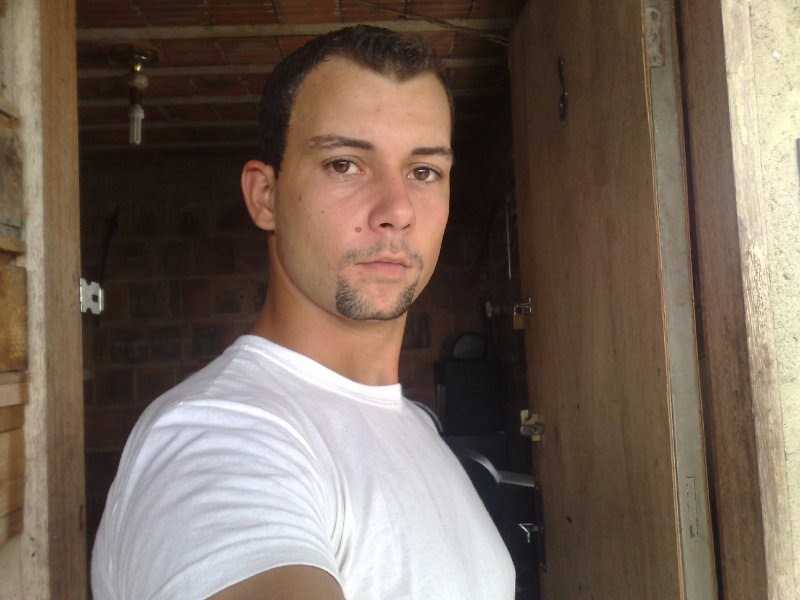 Date this beautiful Brazil man Franslley Silva from Barra Mansa BR3490