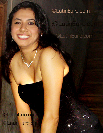 Date this attractive Ecuador girl Jasmin from Manabi EC23