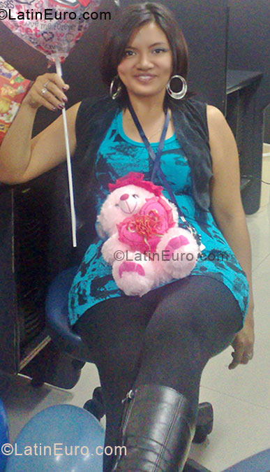 Date this beautiful Ecuador girl Gabriela from Quito EC37