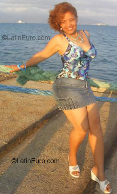 Date this voluptuous Dominican Republic girl Yosana from Barahona DO5355