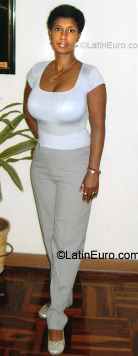 Date this charming Peru girl Veronica from Lima PE406