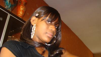 Date this pretty United States girl Aimee from Irvine US8973