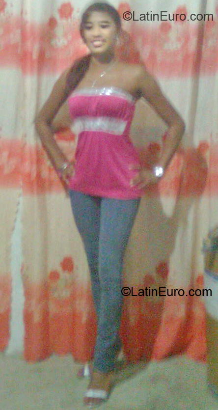 Date this lovely Ecuador girl Evelyn Katherine from Guayaquil EC86