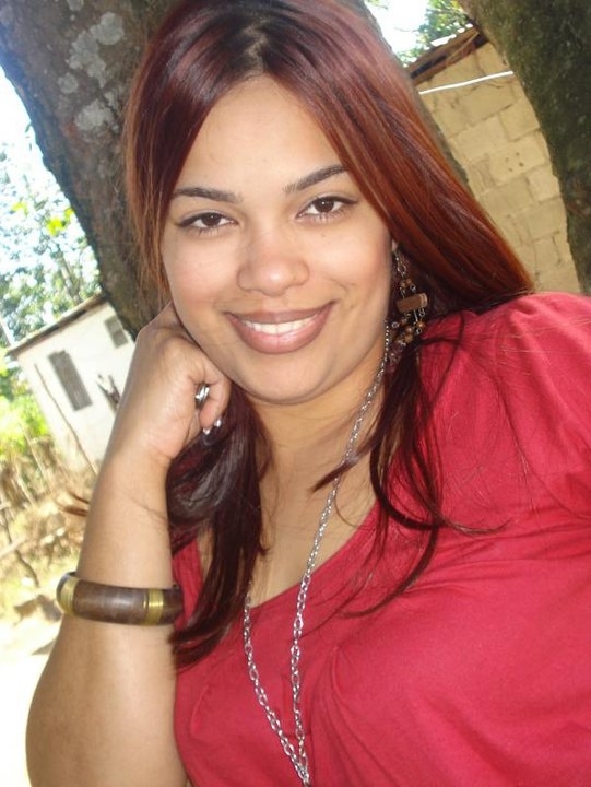 Date this foxy France girl Emraa from Paris FR128