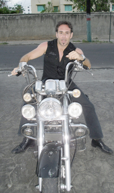 Date this hard body Dominican Republic man Mario from Santo Domingo DO7197