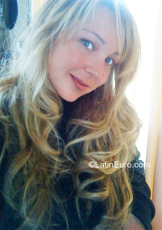 Date this hot Uruguay girl Alis from Monteviedo UY10