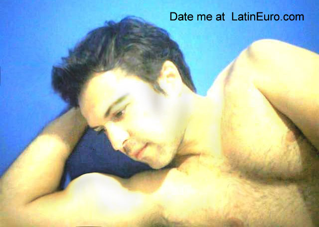 Date this hard body Brazil man Rodrigo from Marilia BR5226