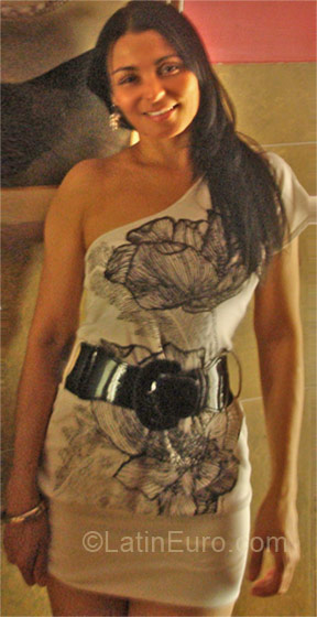 Date this attractive Panama girl Zeina from Panama City PA100