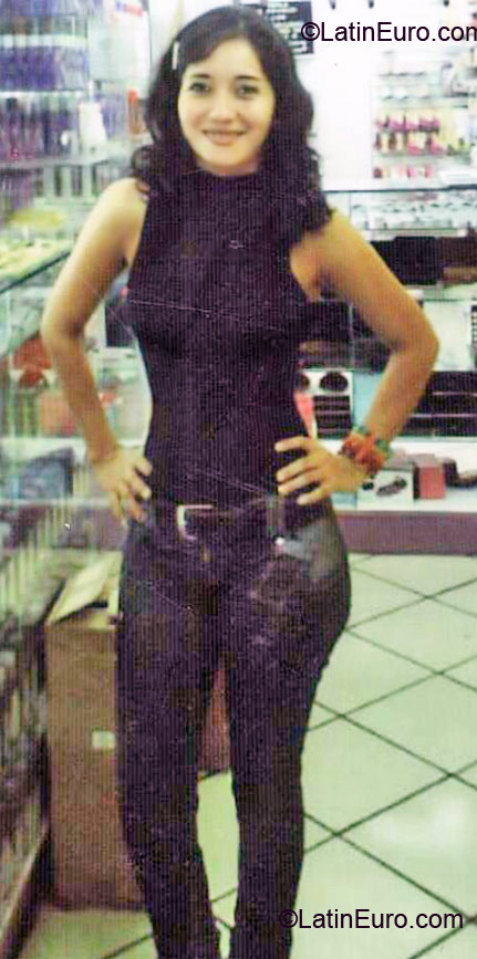 Date this funny Mexico girl Nena from Villahermosa MX348