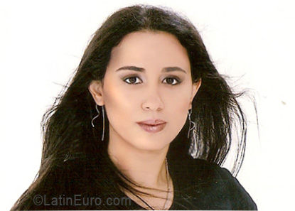 Date this georgeous Brazil girl Thais from Curitiba BR5825