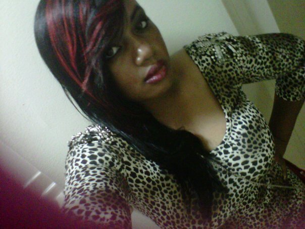 Date this young United States girl Nisa from Brooklyn US10754