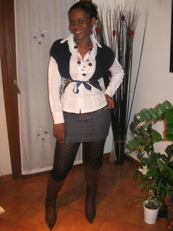 Date this passionate Italy girl Laurita from Pordenone CO7645