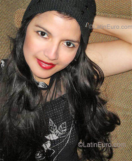 Date this attractive El Salvador girl Elsy from San Salvador SV14