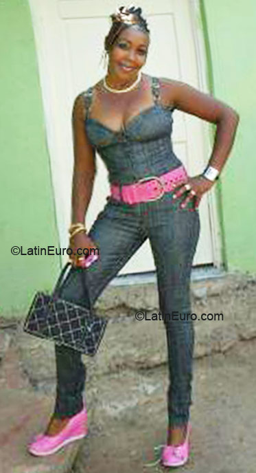 Date this sultry Jamaica girl Carlene from Kingston JM332
