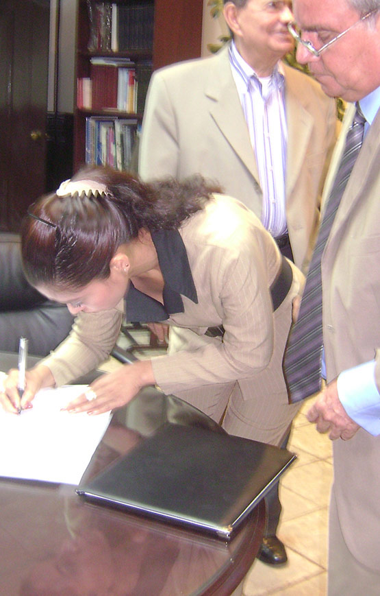 Date this young Nicaragua girl Angelca from Managua NI30