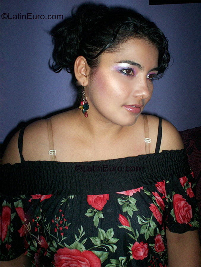 Date this foxy Panama girl Yesi from Chiriqui PA140